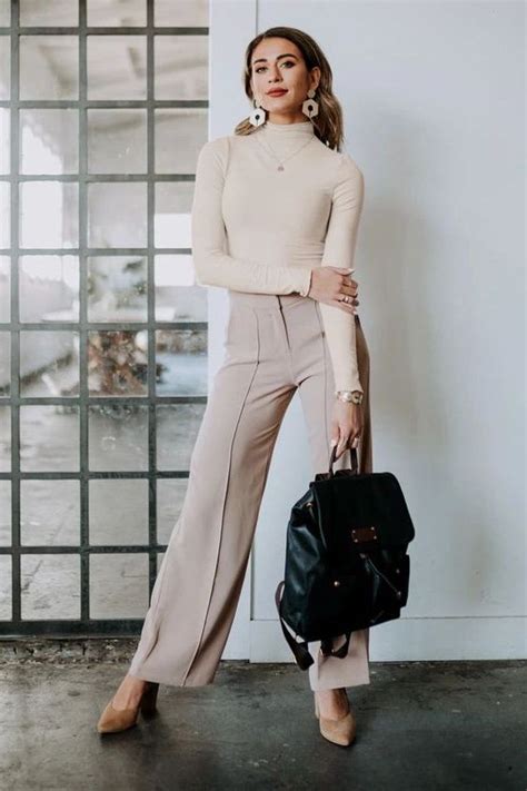 Business Meeting Women Outfit Ideas: Successful Office Looks 2022 ...