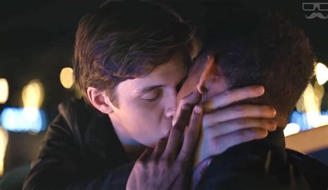 Nick Robinson And Keiynan Lonsdale Win MTV's 'Best Kiss' Movie Award ...