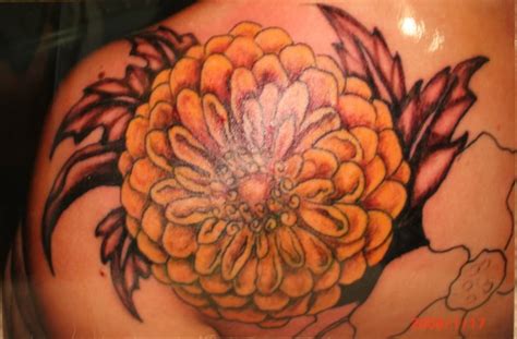 Chrysanthemum Tattoo | Chrysanthemum tattoo, Chrysanthemum flower ...