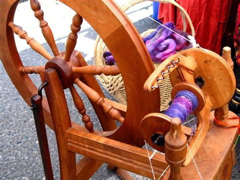 Spinning | Spinning wheel, Spinning wool, Spinning yarn