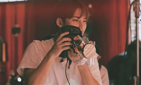 photographer boyfriend Kim Mingyu | Mingyu, Mingyu seventeen, Boyfriend ...