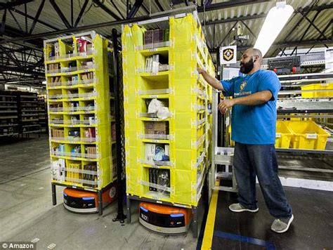 Amazon now has 100,000 warehouse robots | Daily Mail Online