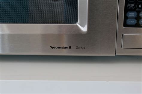 GE Profile Spacemaker II Microwave Oven | EBTH