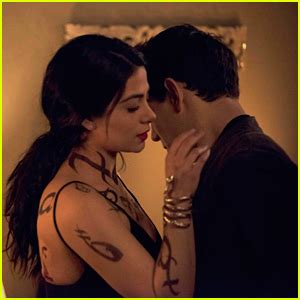 Simon & Isabelle, aka Sizzy, Get Together on ‘Shadowhunters’ Tonight! | Shadowhunters ...