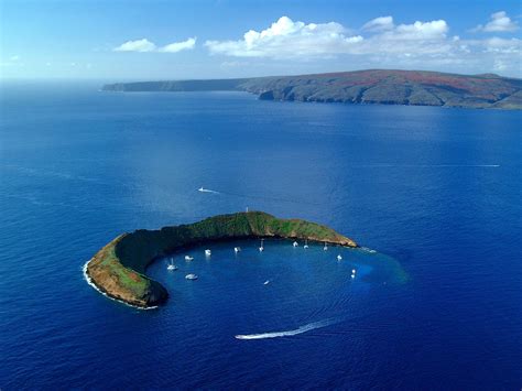 Molokini Crater, Maui - Beautiful places. Best places in the world ...