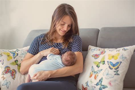 Breastfeeding Your Baby: Birth to 24 Hours Old