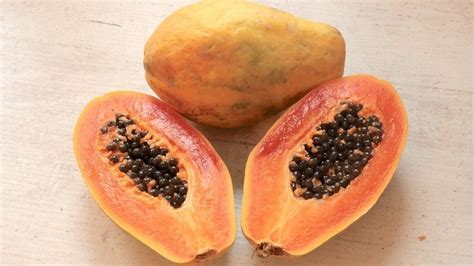 Papaya: Nutritionist on amazing benefits of the fruit; best time to eat | Health - Hindustan Times