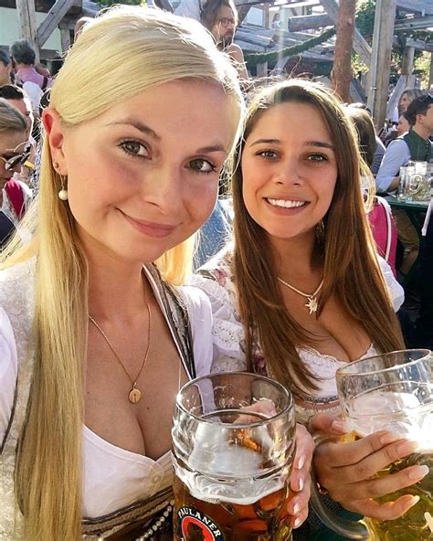 German Girls, German Women, Octoberfest Girls, Beer Maiden, German Beer Festival, Beer Wench ...