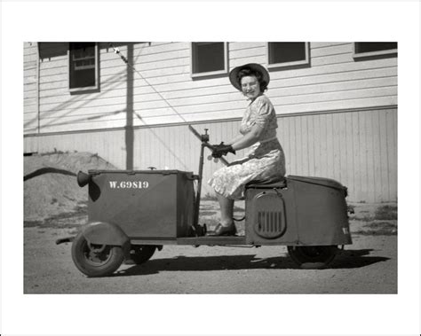 16 Amazing Vintage Photos of Ladies with Their Motorcycles ~ vintage ...