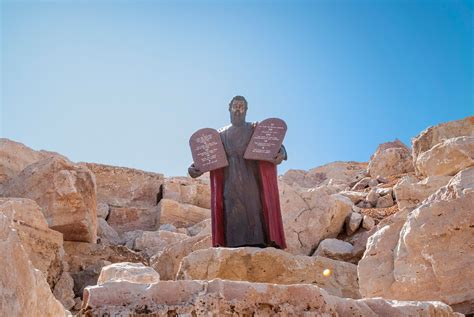 Moses and the 10 Commandments at Mount Sinai - The Shrine Shrine, Mount sinai, 1 - FindSource