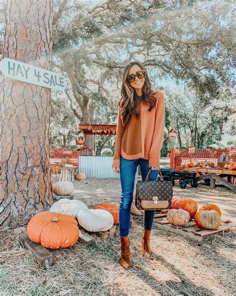 What to Wear to a Pumpkin Patch This Weekend | Alyson Haley