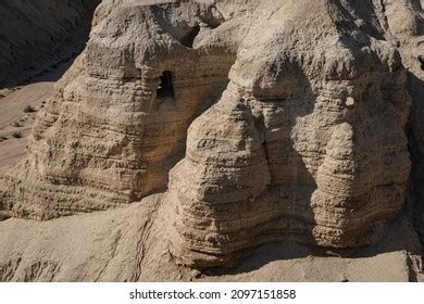 View Qumran Caves Wadi Qumran Judean Stock Photo 2097151858 | Shutterstock