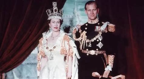 Royal gown to crown: What Queen Elizabeth II wore at her coronation ...