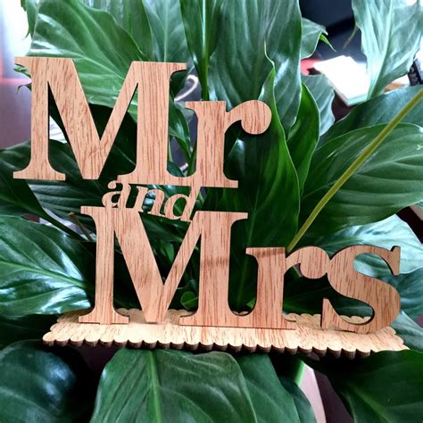 Mr and Mrs Signs Wooden Stand Mr & Mrs Letters Chic Wedding Table Decor Bride & Groom Wedding ...