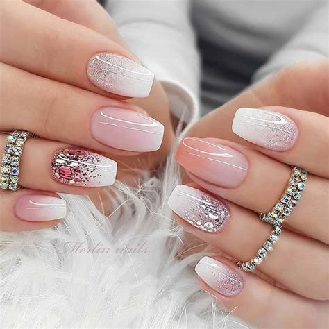 21 Gorgeous White Glitter Nail Designs for Every Occasion - Hatinews