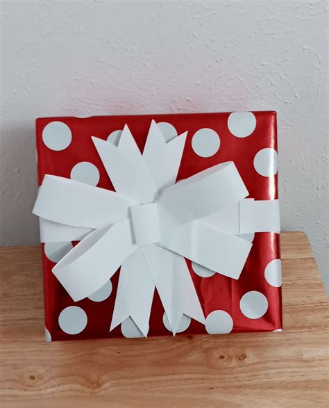 Gift Wrap and Bow Experience DIY | Gift wrapping, Christmas diy, Fun diys