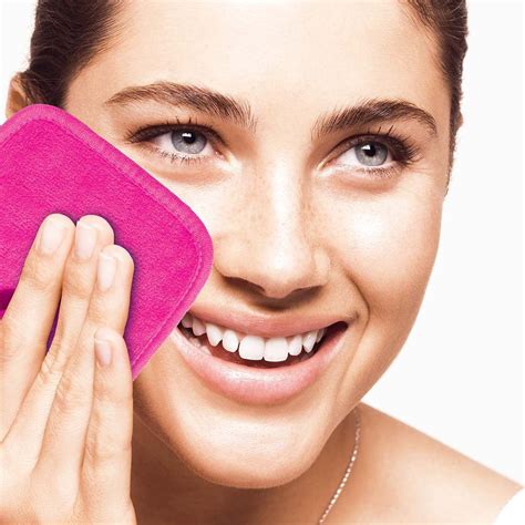 Erase Your Face® - The Ultimate Makeup Remover Cloth