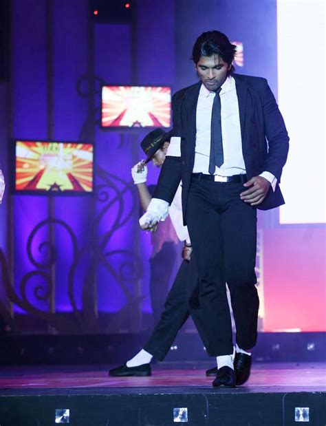 sms for u: Allu arjun dance images