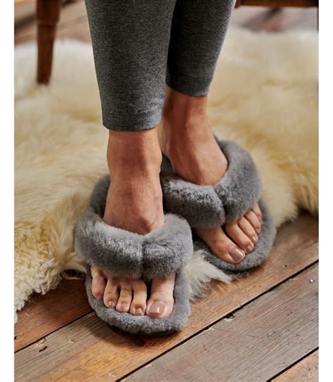 Grey | Womens Sheepskin ToePost Slipper | WoolOvers UK