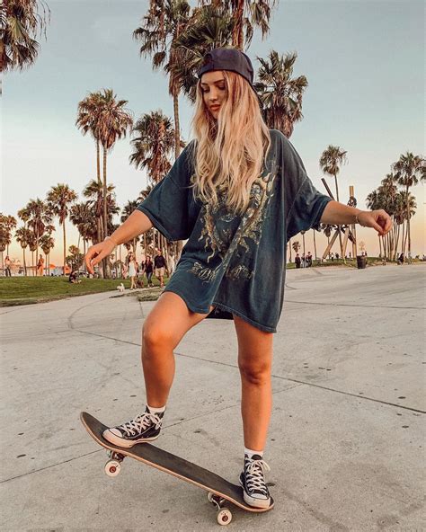 Venice Beach Skater Girl #skateboarding #skateboard #skatergirl #venice #venicebeach # ...