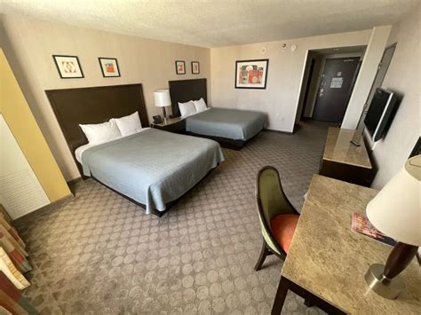 Circus Circus Las Vegas - West Tower King Room Review