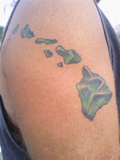 Hawaiian Island Tattoo | Beautiful Floral Designs