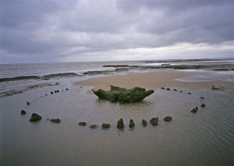 Seahenge, Norfolk: The ancient Bronze Age circle that lay hidden for ...