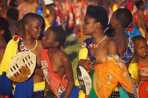 Swaziland Reed Dance Umhlanga Festival: How and When to See It