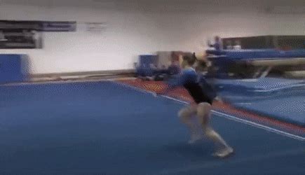 Gymnast Fails (16 gifs)