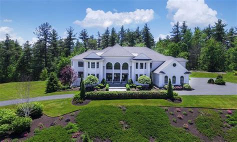 Another New Hampshire McMansion : r/McMansionHell