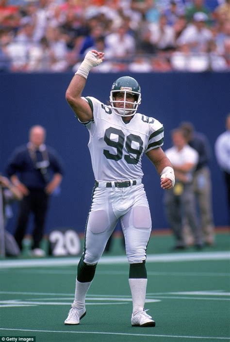 Former NFL star Mark Gastineau says football destroyed his life | Daily Mail Online