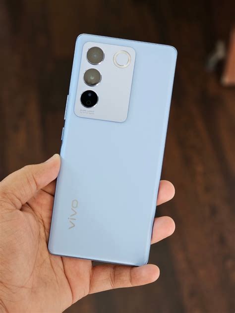 Vivo V27 Series With Color Changing Back to Launch on March 1, Live Images Reveal - Gizmochina