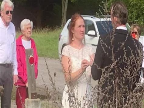 Couple Gets Married At US-Canada Border To Allow Bride's Canadian Family To Attend Wedding ...