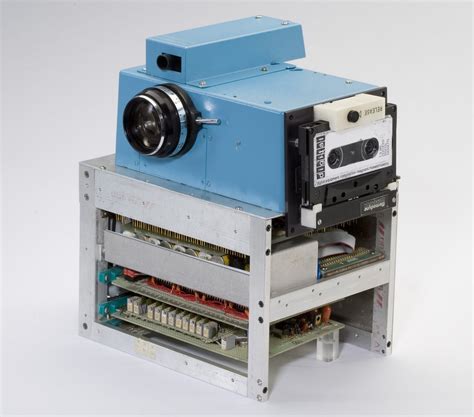 Fábio Prudente: 1975: Kodak desenvolve a primeira câmera digital