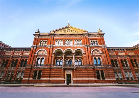 Best Things to See at the Victoria and Albert Museum in One Day