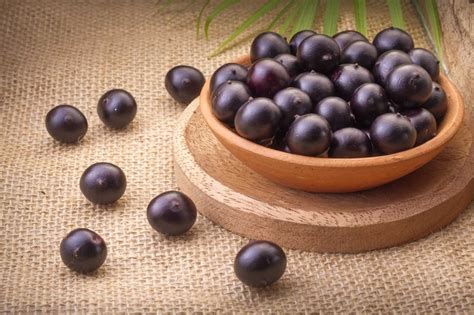 10 Acai Berry Benefits - alive magazine