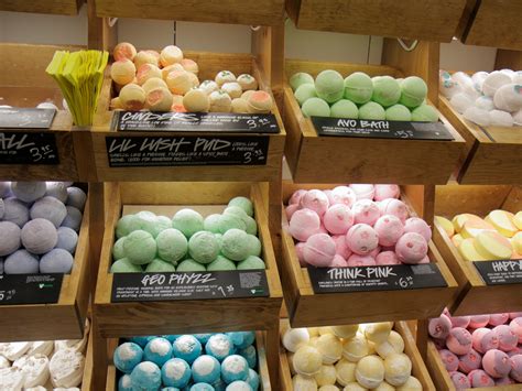 Lush's Best-Selling Bath Bomb Is the Stuff of Dreams | SELF