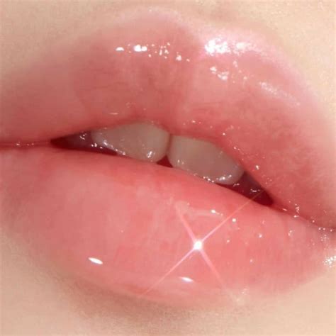 #lip #aesthetic #lipstick #indie #esketit #lips #mouth #gloss # ...