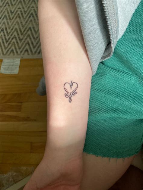 Bleeding heart tattoo | Bleeding heart tattoo, Heart tattoo, Tattoos