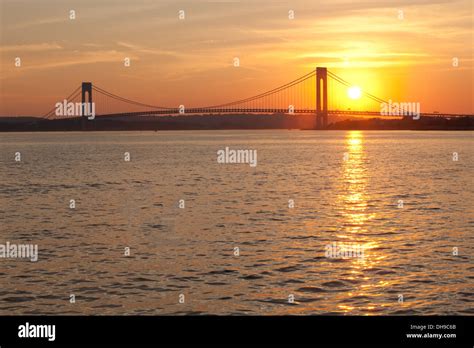 Verrazano Bridge Sunset Stock Photo - Alamy