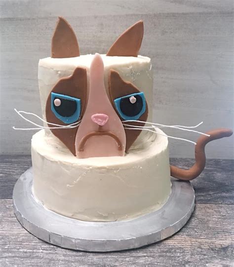 Grumpy Cat Cake | Cat cake, Grumpy cat cakes, Cake