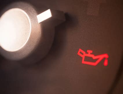 5 Things You Should Know About Your Oil Lights on Your Dashboard