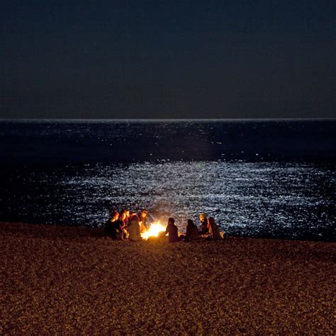 Late night beach party | Tony Hisgett | Flickr