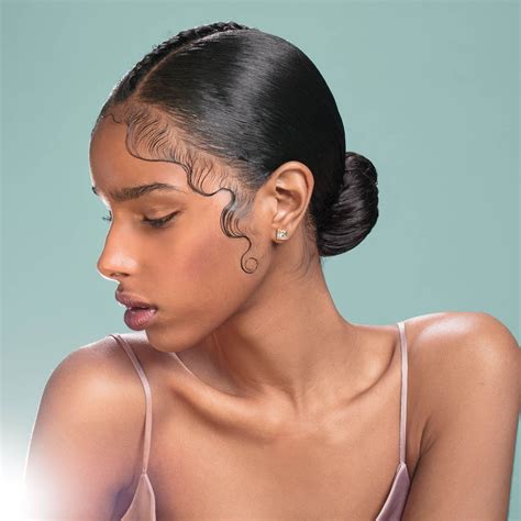 Expert Advice On Restoring Hair Edges | [site:name] | Essence