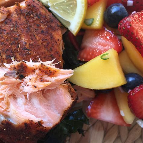 Sam's Club Seafood: Blackened Salmon And Fruit Salsa! - Roasted Beanz