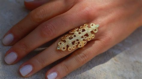 Byzantine Jewelry Is The Regal, Antique-Inspired Trend We're Suddenly Seeing Everywhere