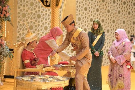 Sultan of Brunei's Daughter Princess Azemah Marries Her First Cousin in Week-Long Wedding