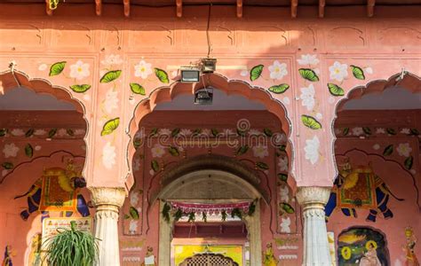 Arches of the Govardhan Nath Ji Ka Mandir Temple in Downtown Jaipur Editorial Photo - Image of ...