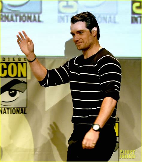 Henry Cavill Debuts New 'Man from U.N.C.L.E.' Trailer at Comic-Con ...