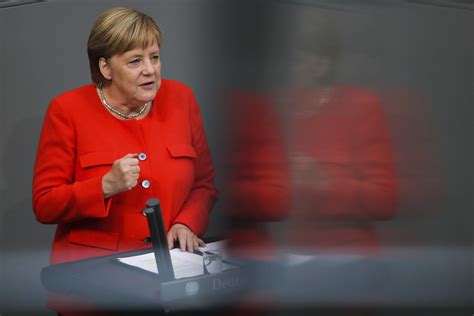 Merkel: Migrant debate 'no excuse' for far-right violence